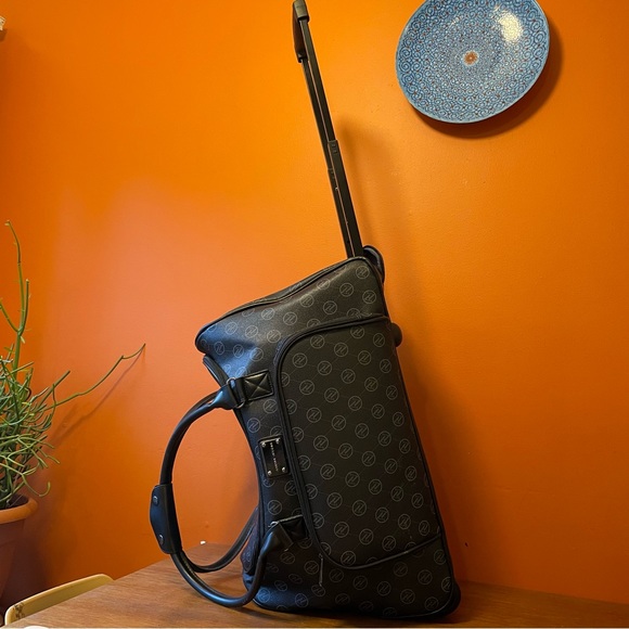 Adrienne Vittadini Duffel Roller Luggage, In Line Skate Wheels Luxury Travel Bag - Picture 2 of 10